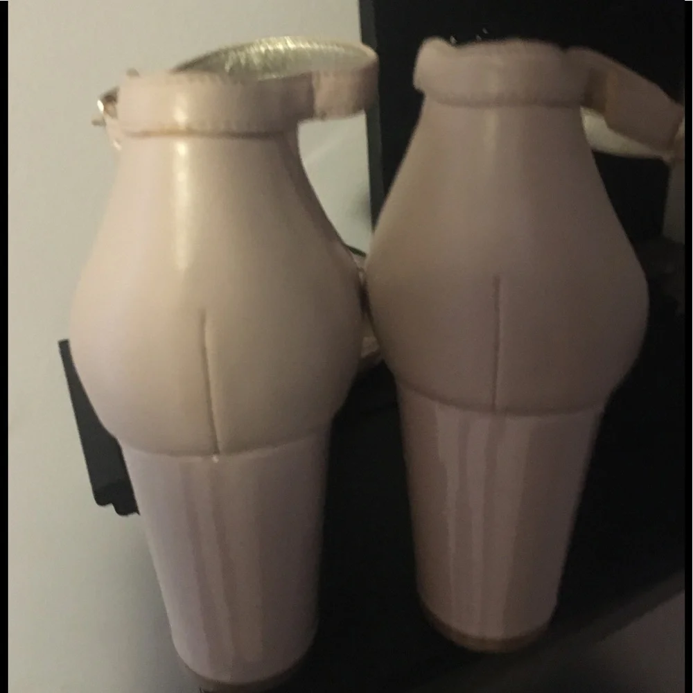 🛍SALE🛍Bandolino Pink Strappy Sandals 8 - Picture 10 of 13